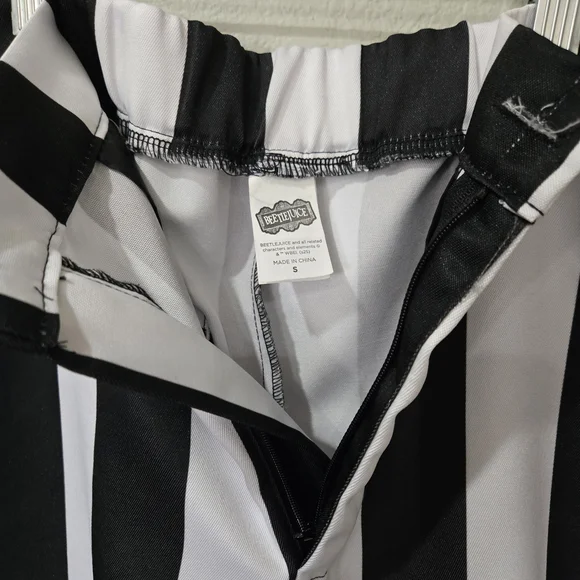 Spirit Halloween Beetlejuice Costume Adult Small Jacket Pants Tie Black White - Picture 11 of 14
